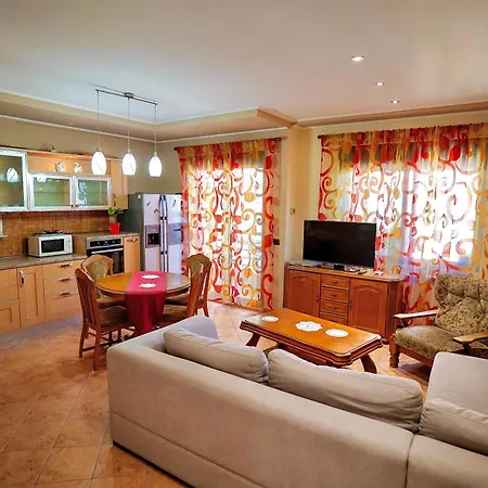 Apartment Center 2-bedrooms 2-bathroom