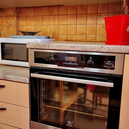Center 2-bedrooms 2-bathroom Apartment Tirana